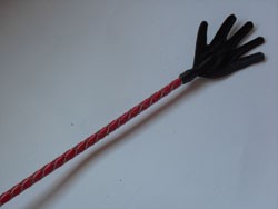 Стек плетеный (короткий), наконечник Ладошка красный лак 